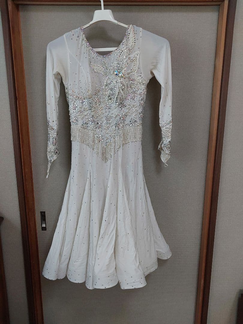 社交ダンス衣装 ホワイト ビーズ装飾