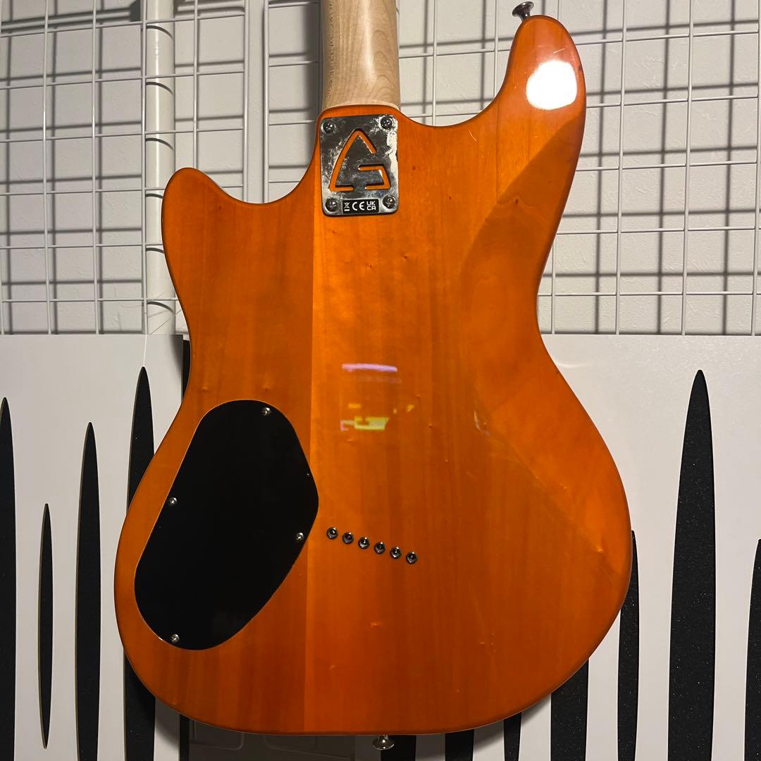 ギター Guild Surfliner