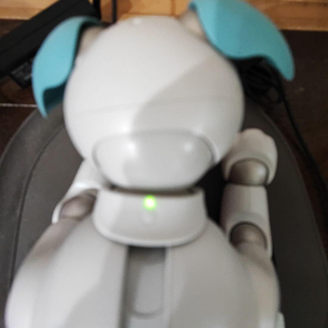 SONY Aibo ホワイト/耳と尻尾がブルー