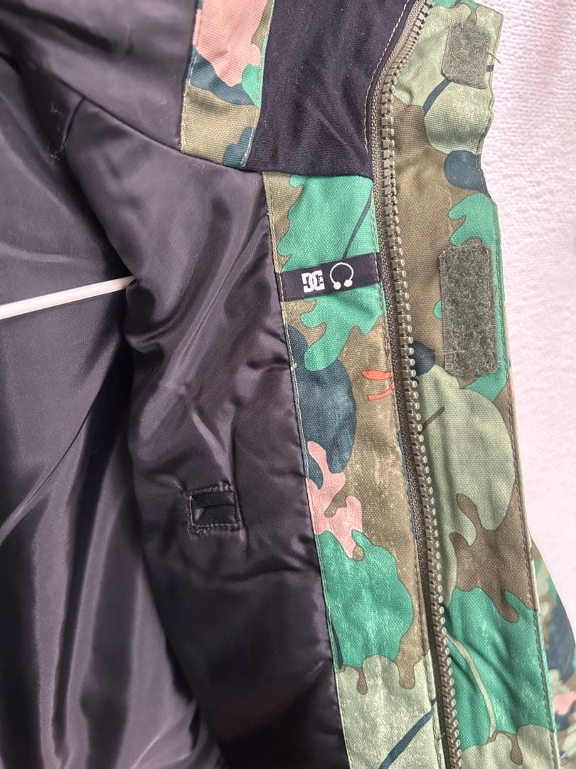 DC カモフラージュ スノーボードジャケット　10M 140cm