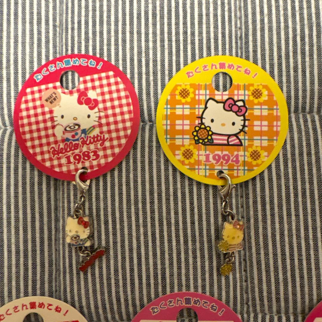 ハローキティ　ヒストリーチャーム　まとめ売り