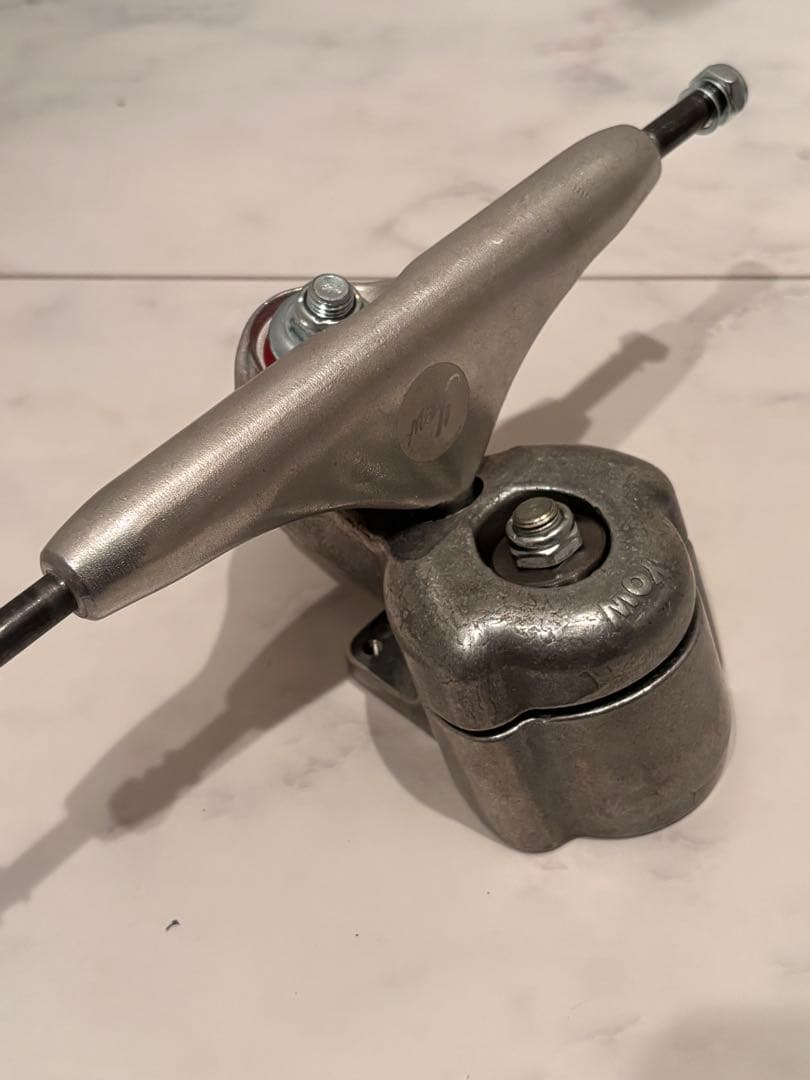 【新品未使用品】YOW スケートボードトラック