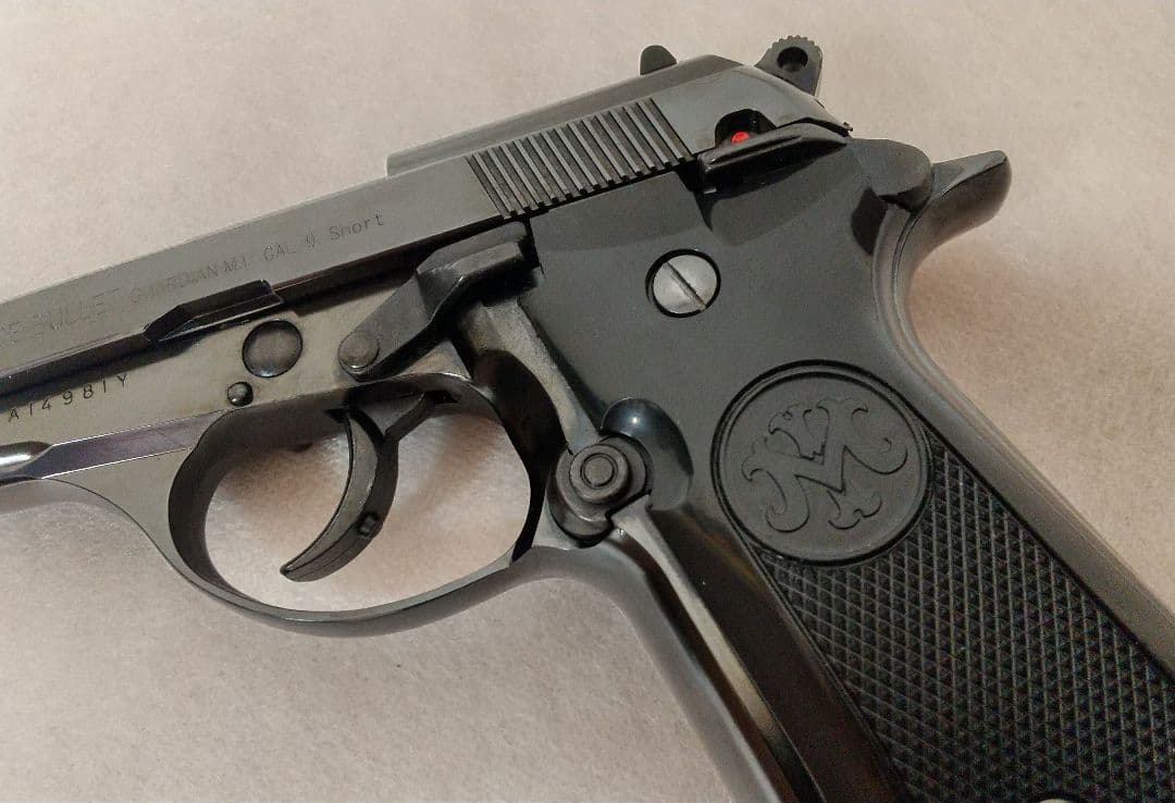 強化版 ベレッタ M84 Wディープブラック ABS モデルガン マルシン