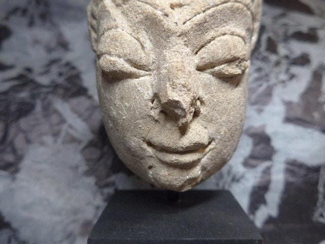 石仏の残存です。味のあるものです。