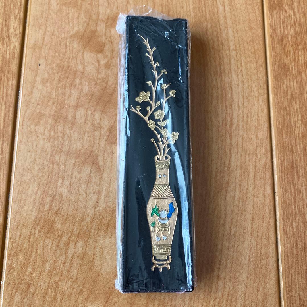 未使用 高級中国古墨 中国書画墨 屯渓徽州老胡開文制 紅梅朶朶報春訊 超頂漆煙