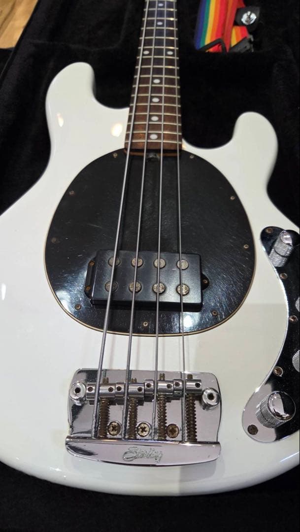 Sterling by Music Man RAY34（StingRayモデル）