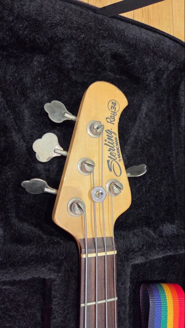 Sterling by Music Man RAY34（StingRayモデル）