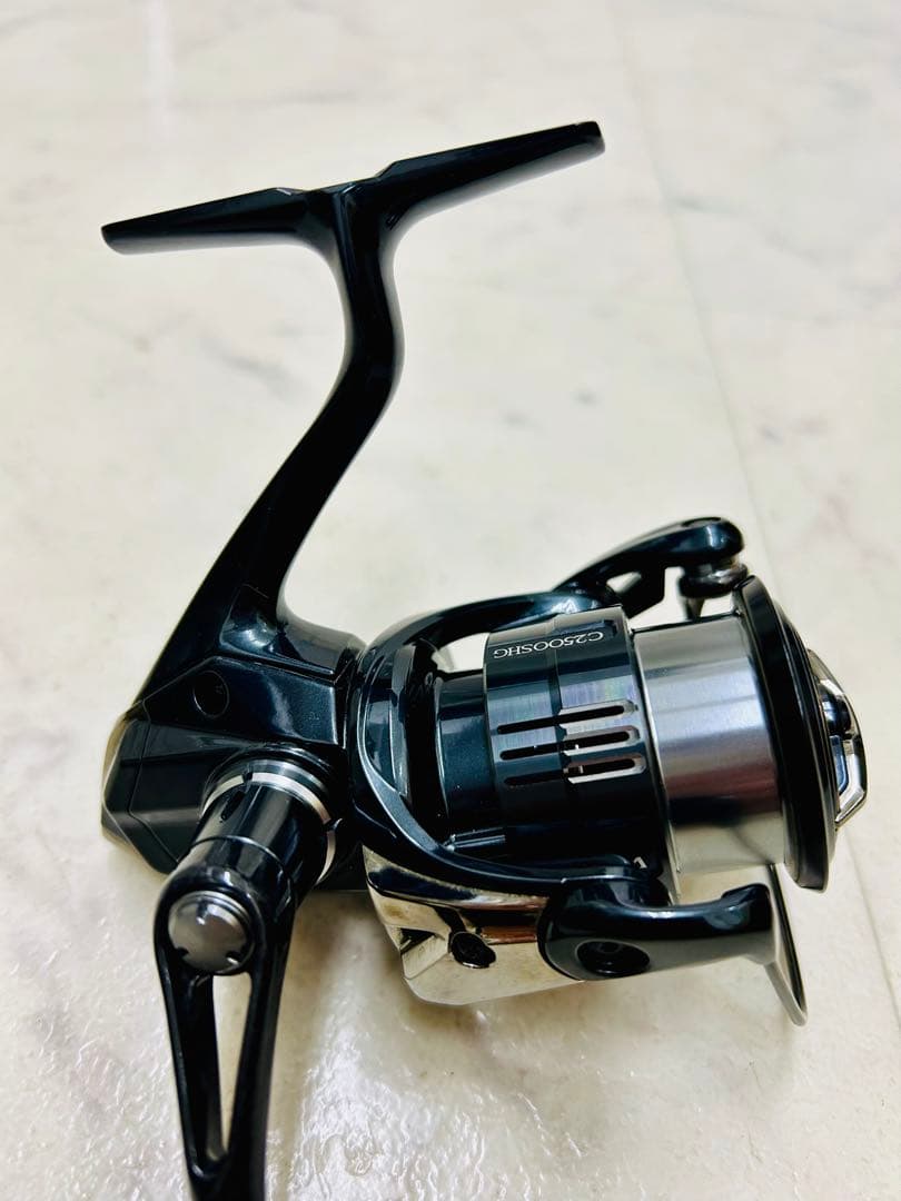 宮島さんの神主さま専用 ⭐︎ 超美品 シマノ　ヴァンキッシュC2500SHG ⭐︎