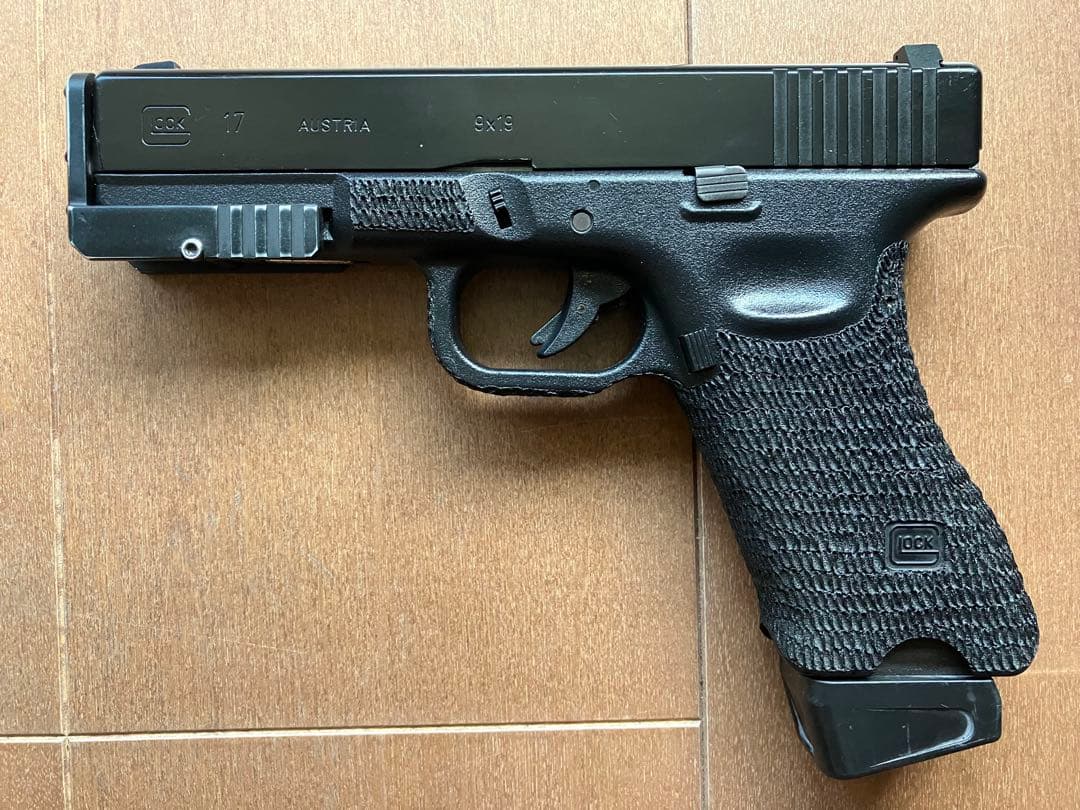 マルイGlock 17+ BLACK HAWKレッグホルスター+ウエポンライト