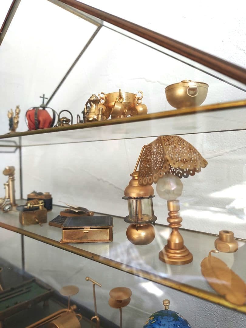 お値下げ　アンティーク真鍮調 コレクション　ガラス製ケース付き　レトロかわいい