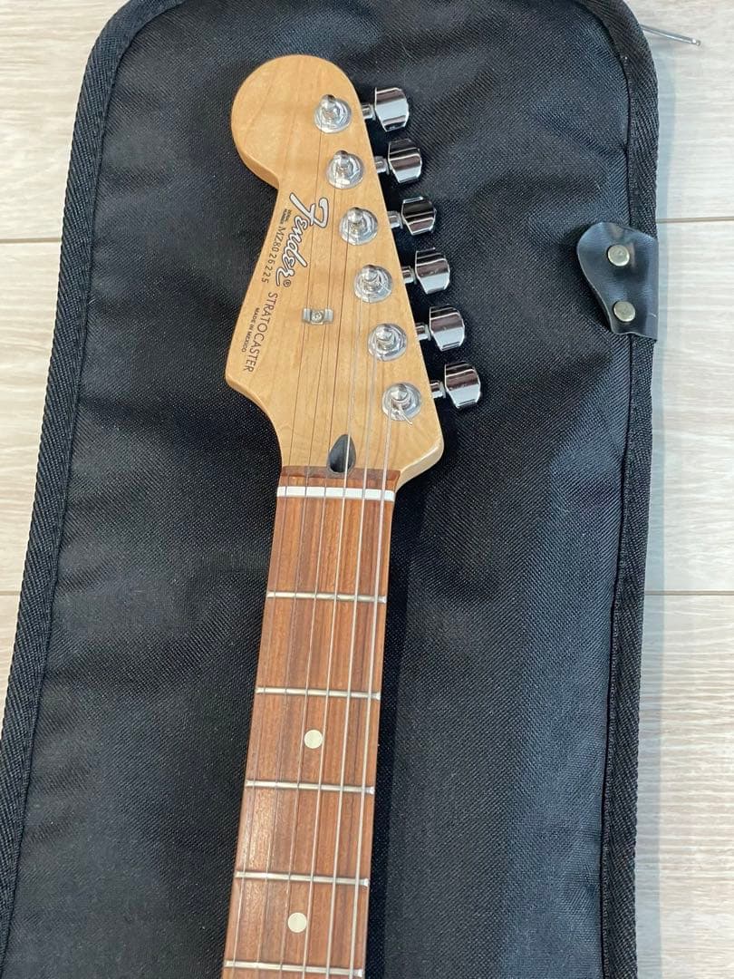 左 -FENDER -STRATOKASTER -MEXICO
