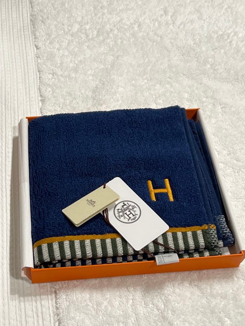 HERMES カレ・タオル 《ヴィス・ヴェルサ》マリン