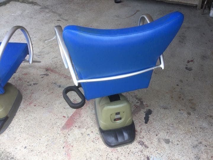 5日限定　2台 オオヒロ　電動　カットチェア　　ブルー