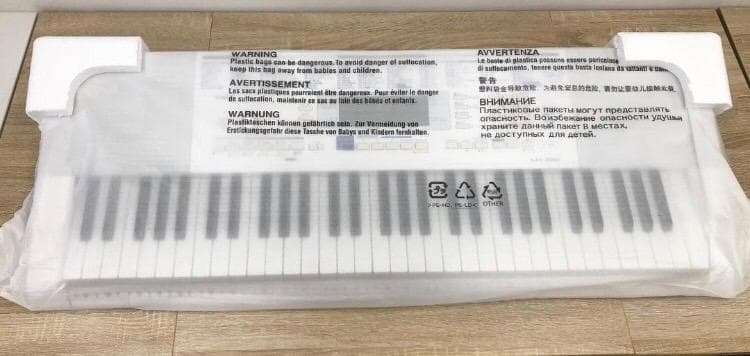 CASIO カシオ　光ナビゲーションキーボード　LK-222　ホワイト　箱入り