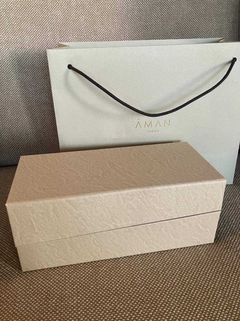 AMAN アマン東京 オリジナルチョコレート 20個入り 定価19440円