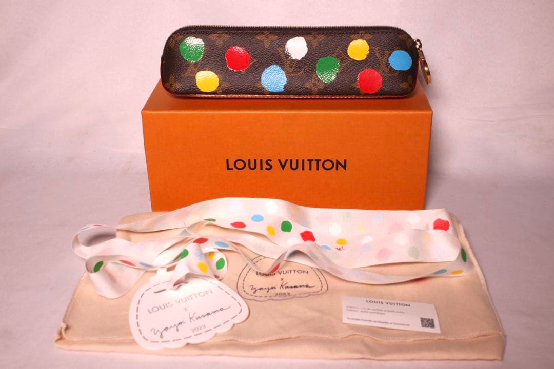 LOUIS VUITTON ルイヴィトン草間彌生トゥルースエリザベットペンケース
