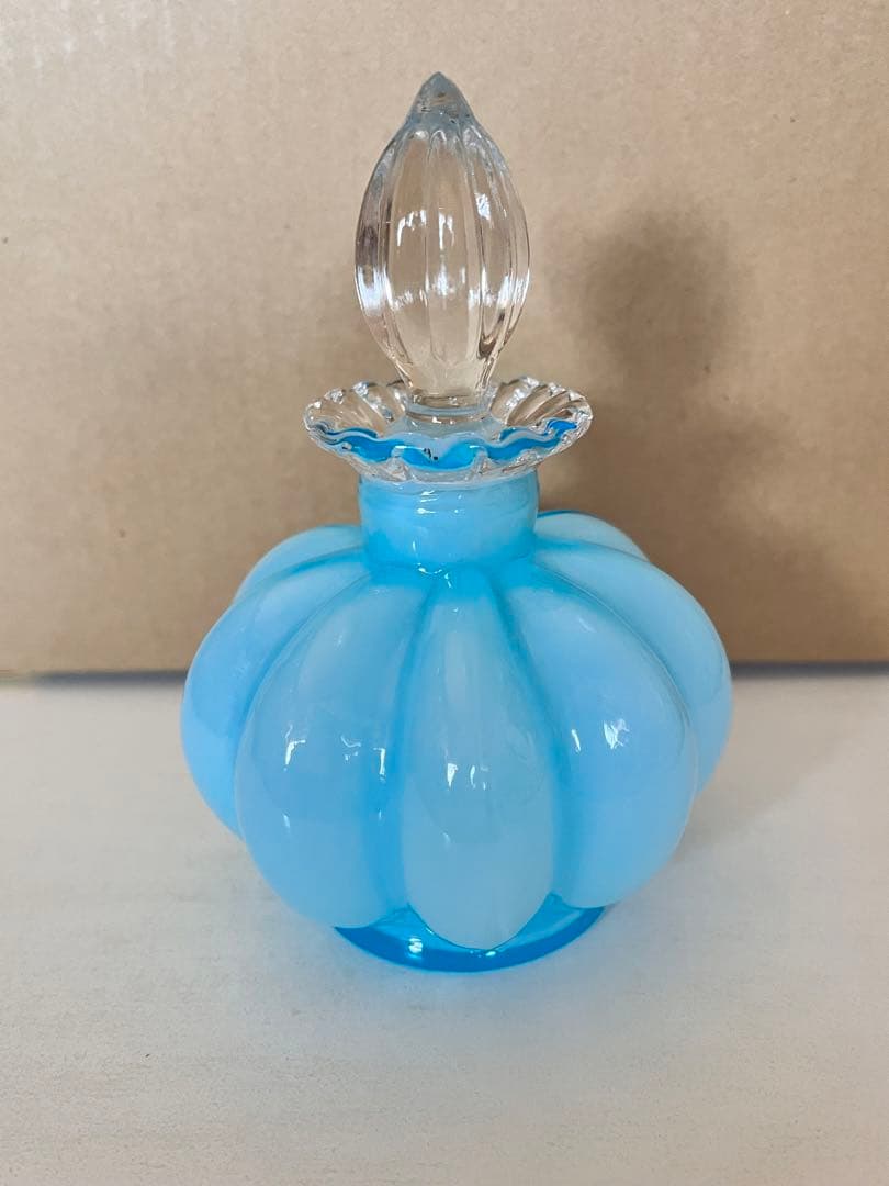 フェントン★パフュームボトル★オーバーレイ★メロン型★ミルクガラス★ベビーブルー