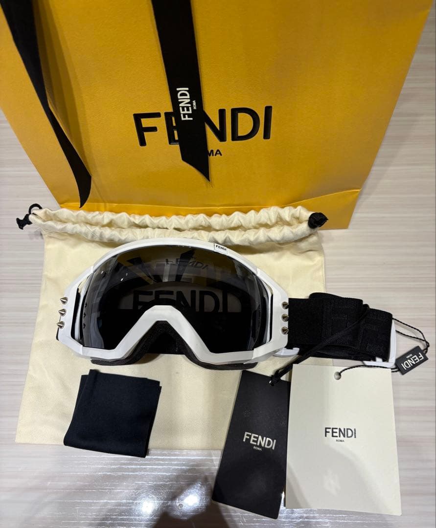 FENDI スキーゴーグル　未使用