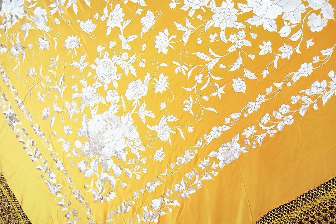 [新品] シルク製マントンをスペインよりお届け！！サンフラワーxゴールド刺繍