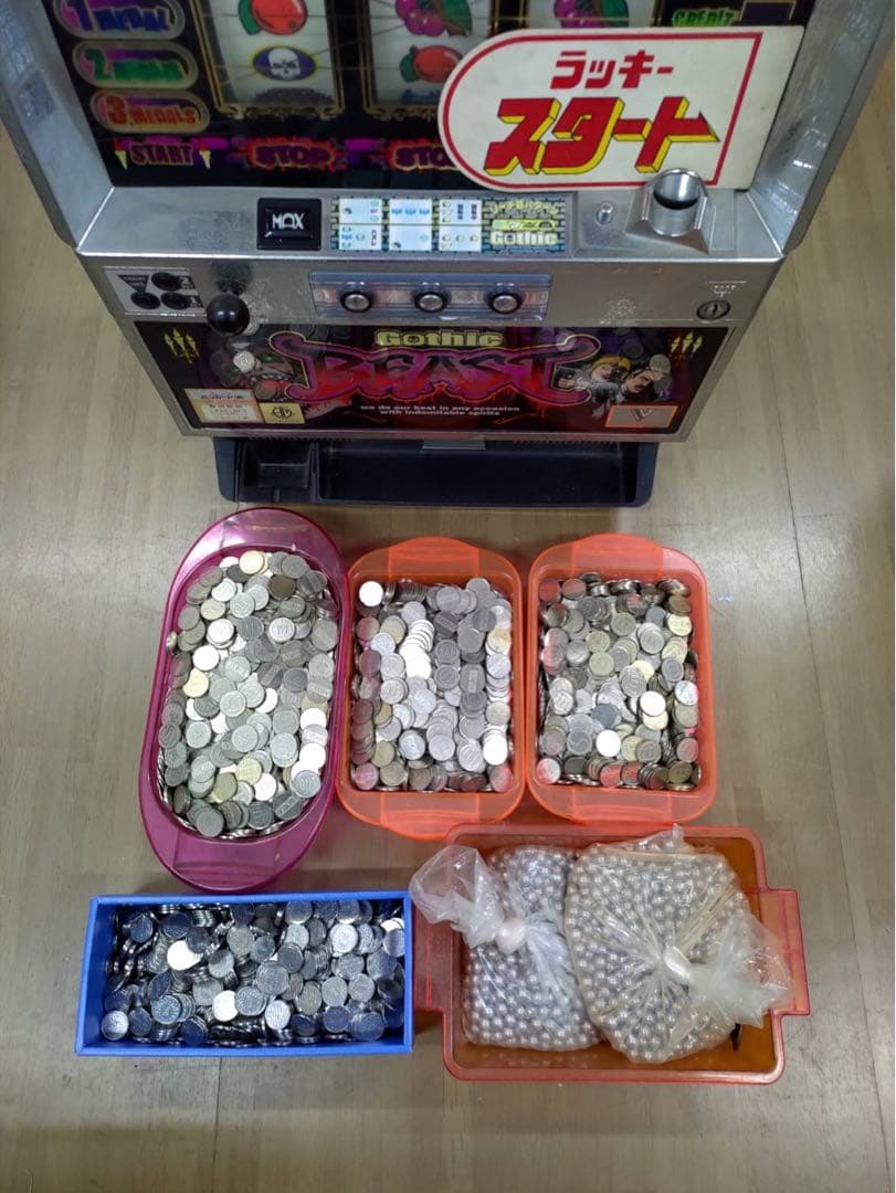 ※横浜市直接受け取りの方限定※ Gothic BEAST スロットマシン