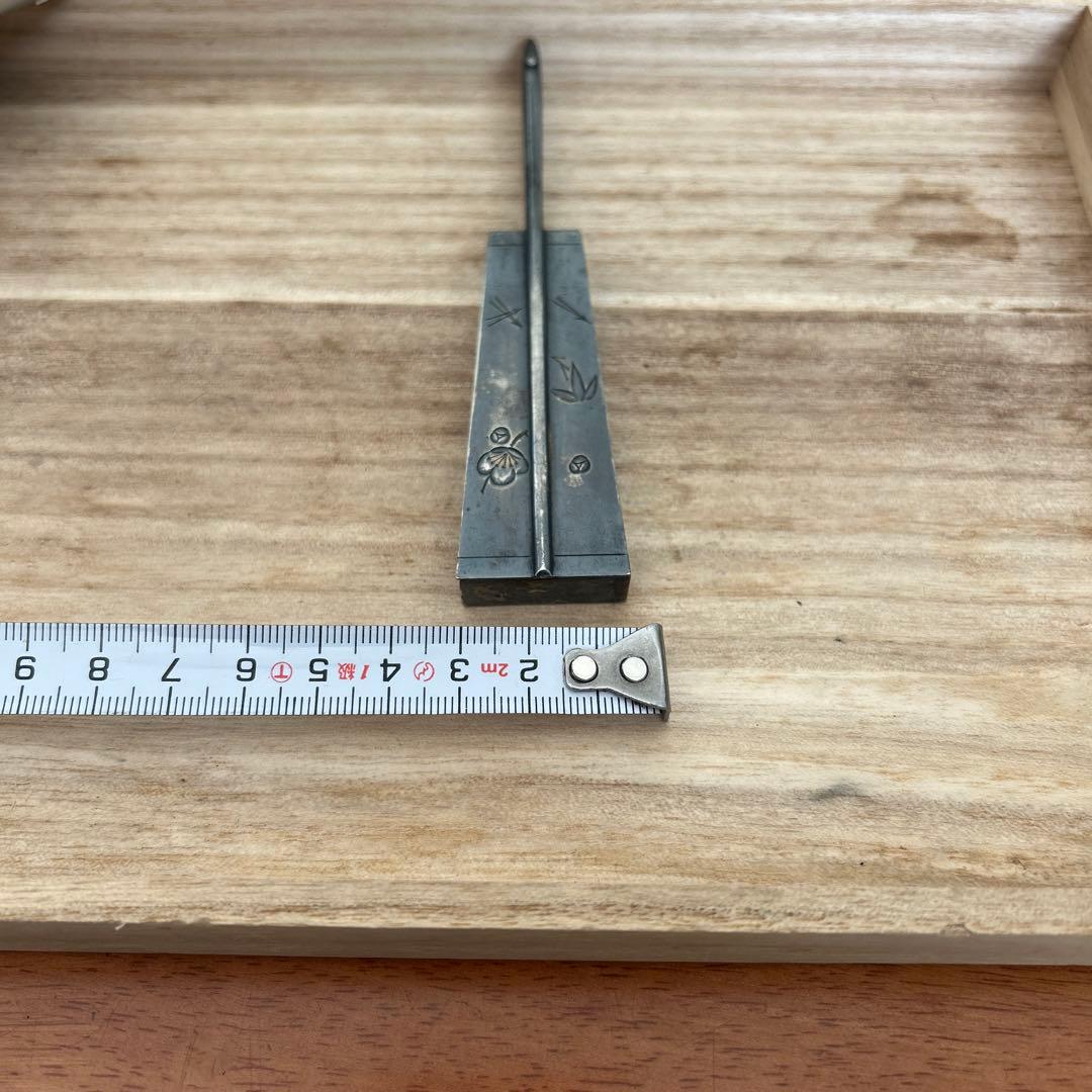 銀製　扇子型　楊枝入れ细工　梅　紅葉32g