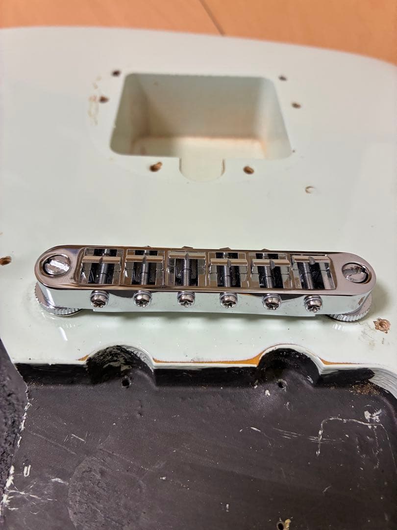 Squier vintage modified jazzmasterボディ