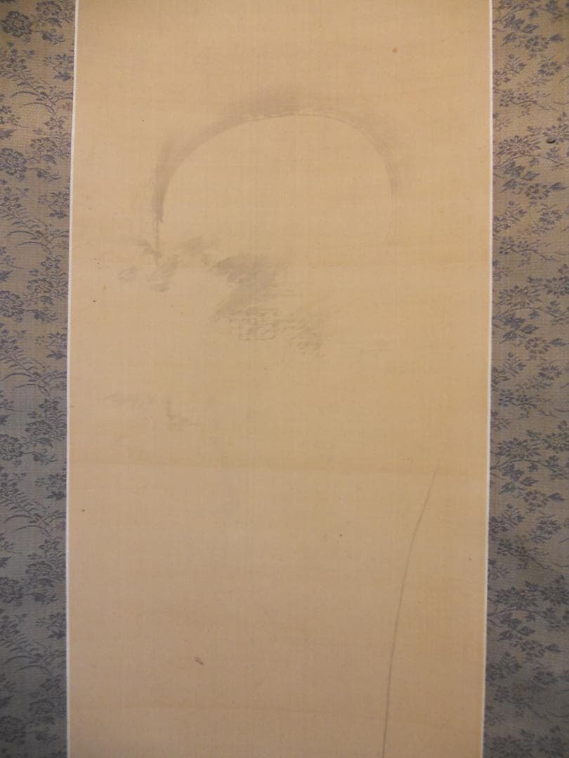 掛け軸 江森晴雲 月と狸図 絹本 希少 軸装 茶道具 掛軸 です。