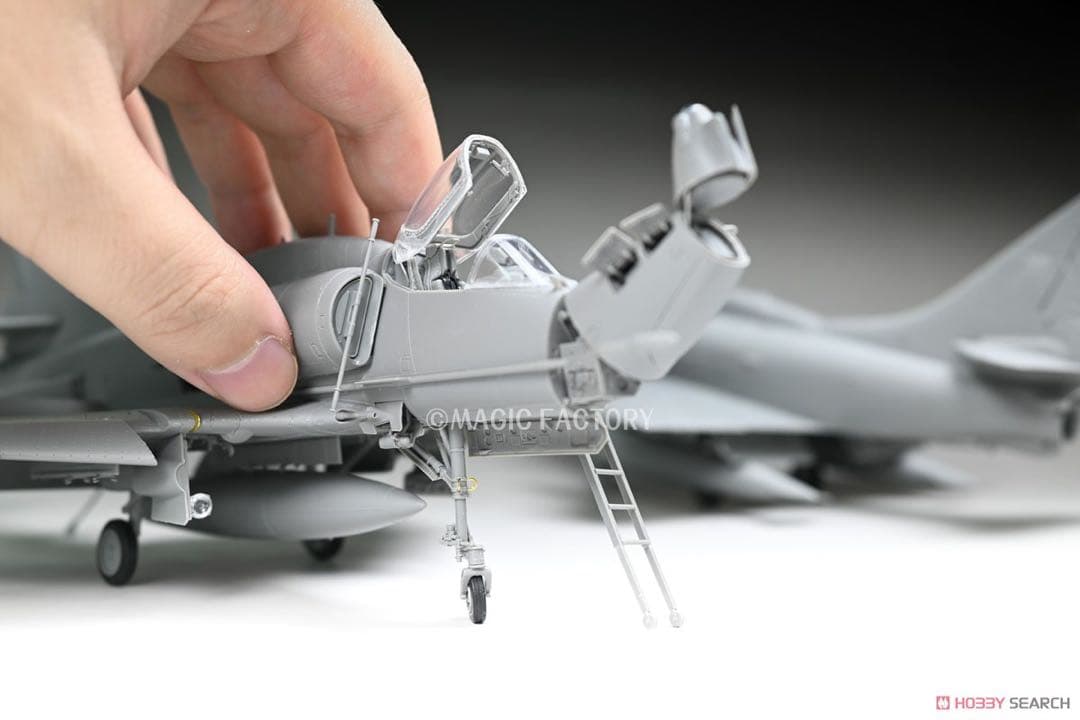 1/48 マジックファクトリー A-4M スカイホーク ＋搭乗員フィギュア付