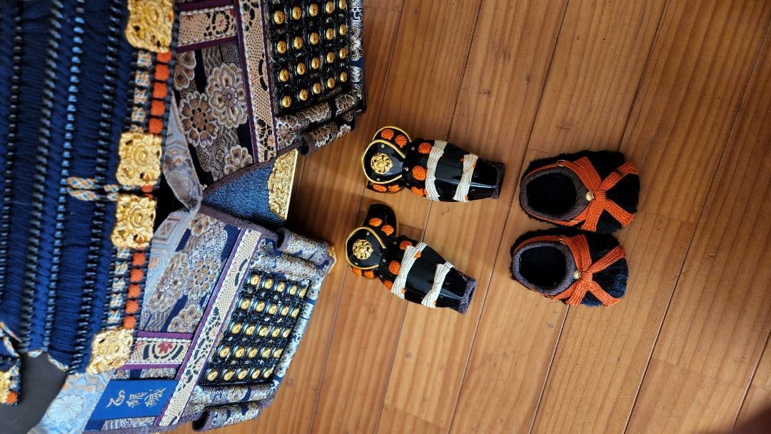 鈴甲子雄山の10号鎧、ジャンク扱いで出品。鍬形は24金張り。特別値引き