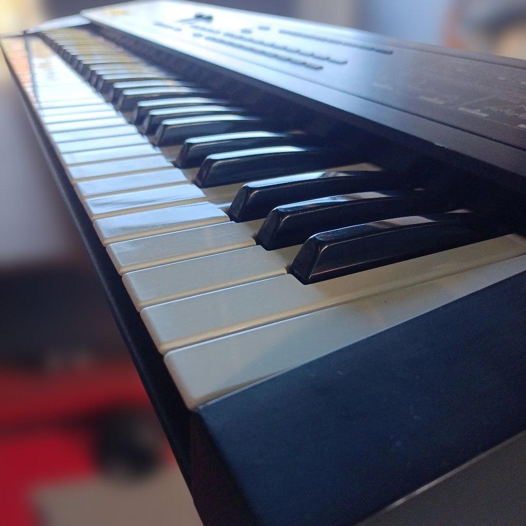 Roland D-10 シンセサイザー 61鍵盤