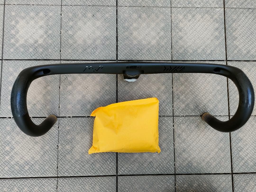 RYET エアロ一体カーボンハンドル