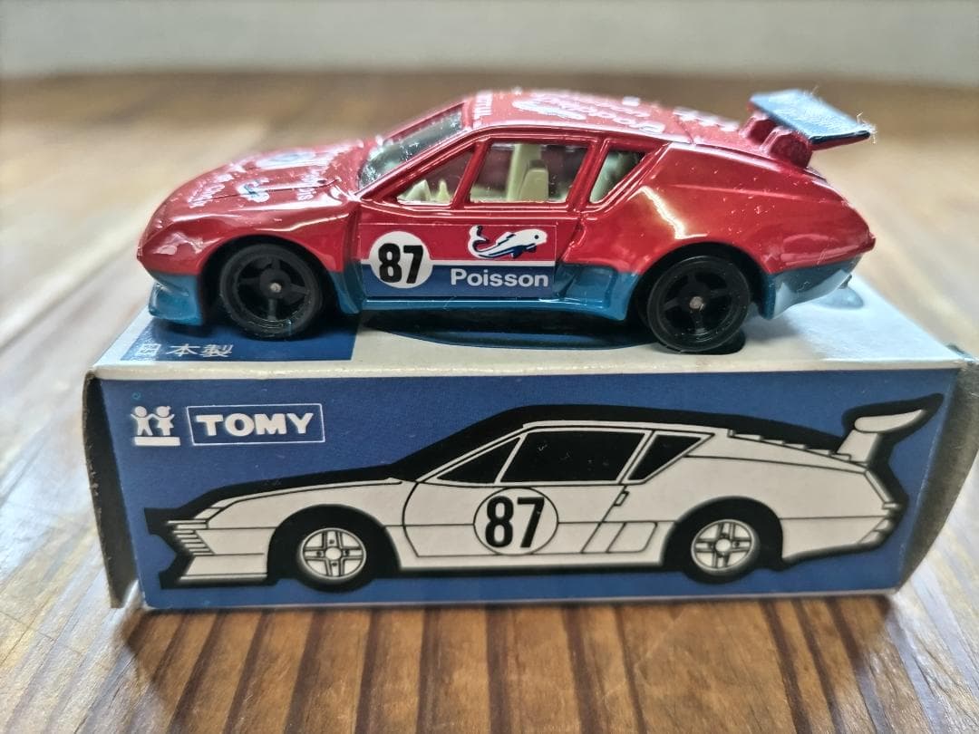 トミカ 《青箱》 62　　アルピーヌ・ルノー 　 A310　レーシング