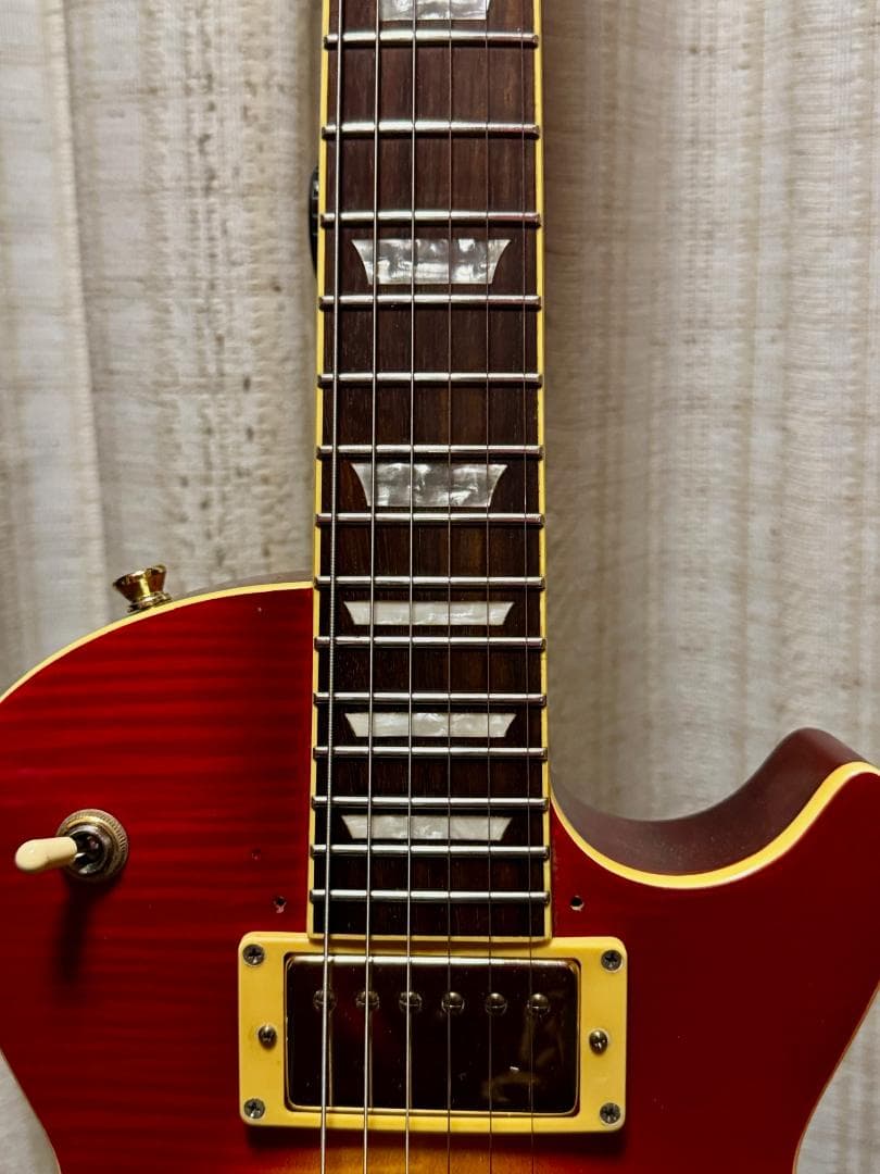 B*1様 メーカー不明ペガサスインレイ Les paul Model！