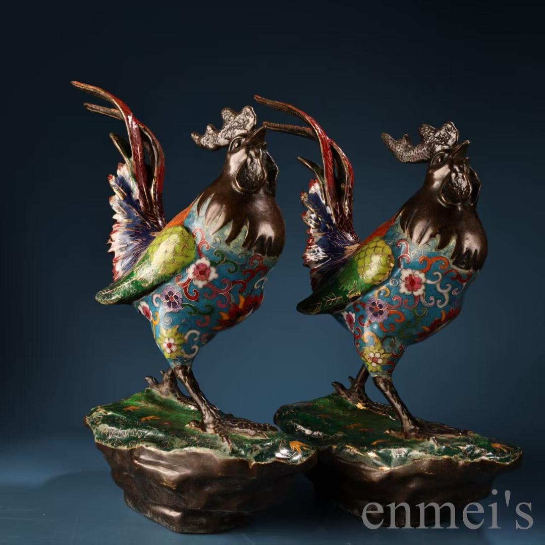 中国古美術 旧蔵 七宝焼き 琺瑯 景泰藍 公鶏一対 純銅 高浮彫鏨刻 細工 置物