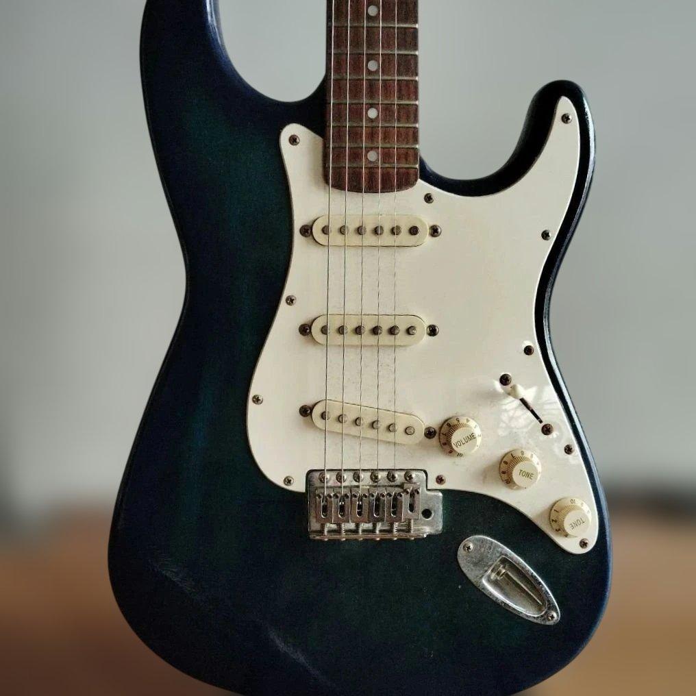 ストラトタイプギター　ジャンク