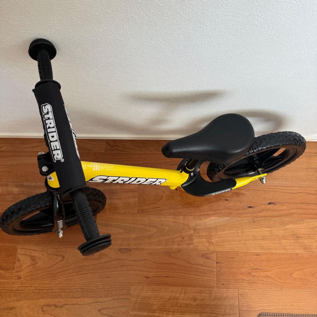 ストライダースポーツ　バランスバイク 12インチ イエロー