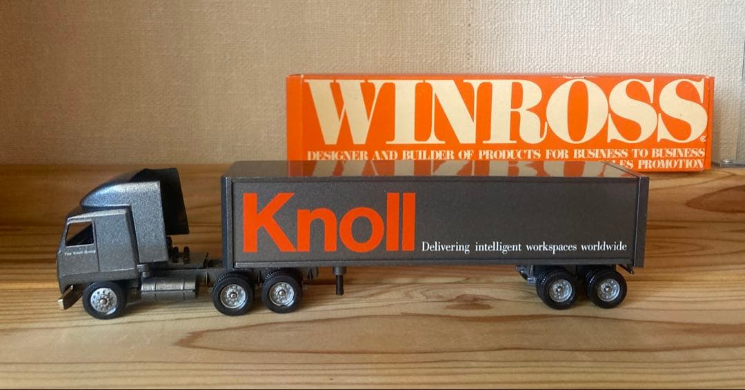 Knoll トラクター　模型