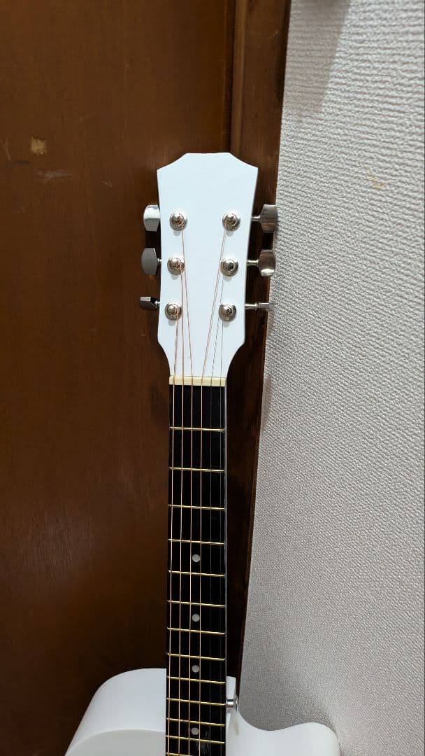 ホワイト アコースティックギター 【未使用品】