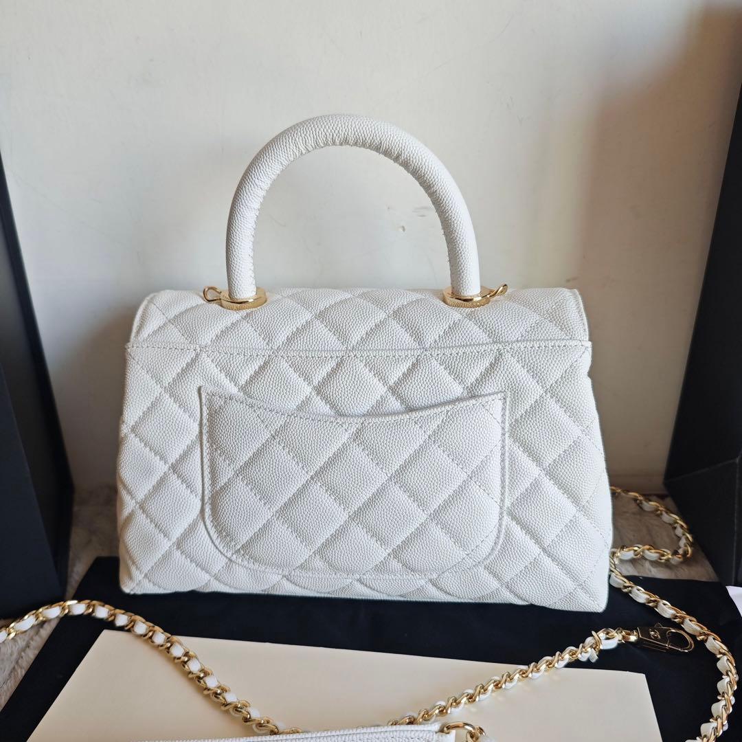 ホワイト ショルダーバッグ