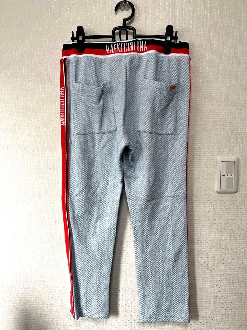 マークアンドロナ　まとめ買いならお安くできます。