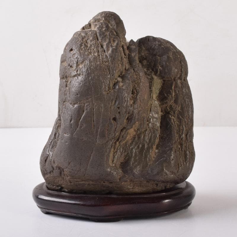 天然石　鑑賞石　太湖石　霊壁石　置物　重さ約1.2㎏　唐木台付　C　7247