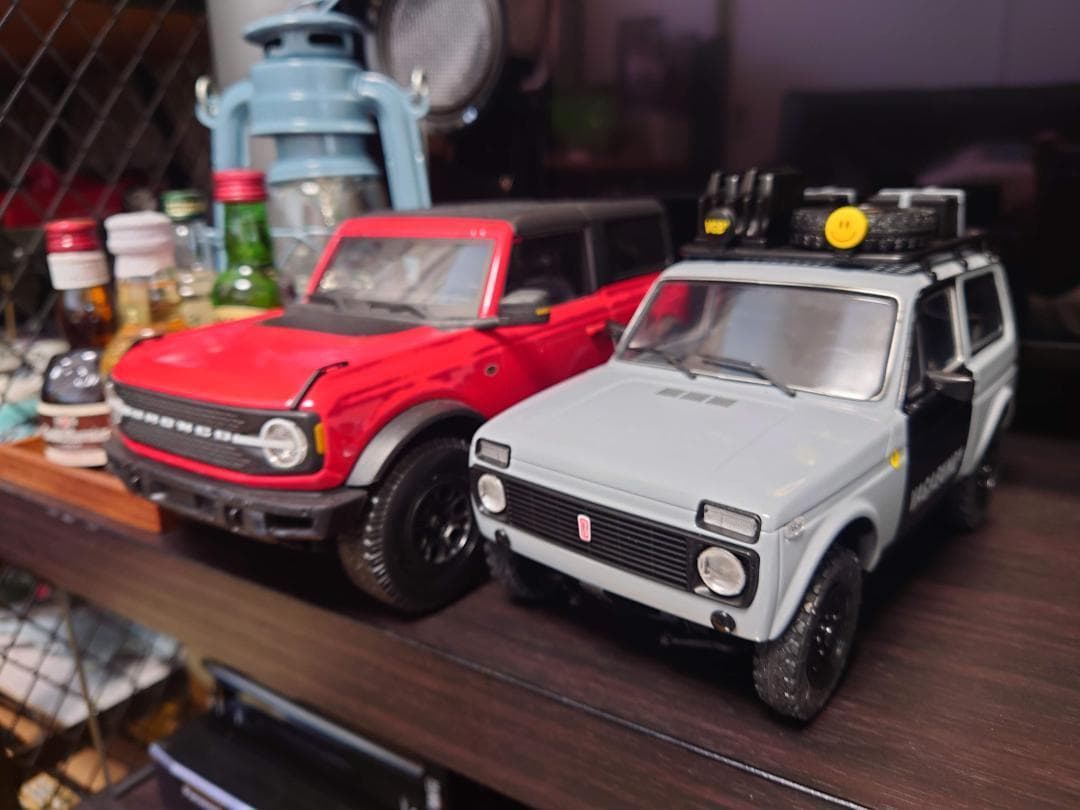 1/18 ラーダ ニーヴァ V LADA 1980 グレー ソリド製ダイキャスト