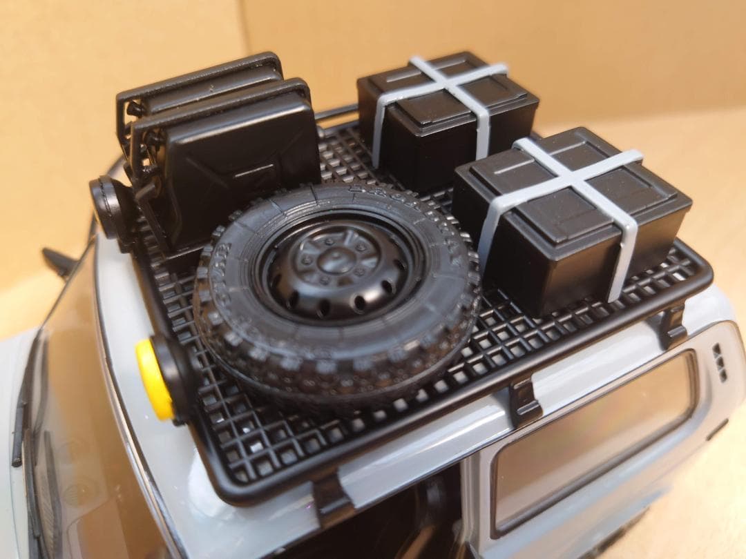 1/18 ラーダ ニーヴァ V LADA 1980 グレー ソリド製ダイキャスト