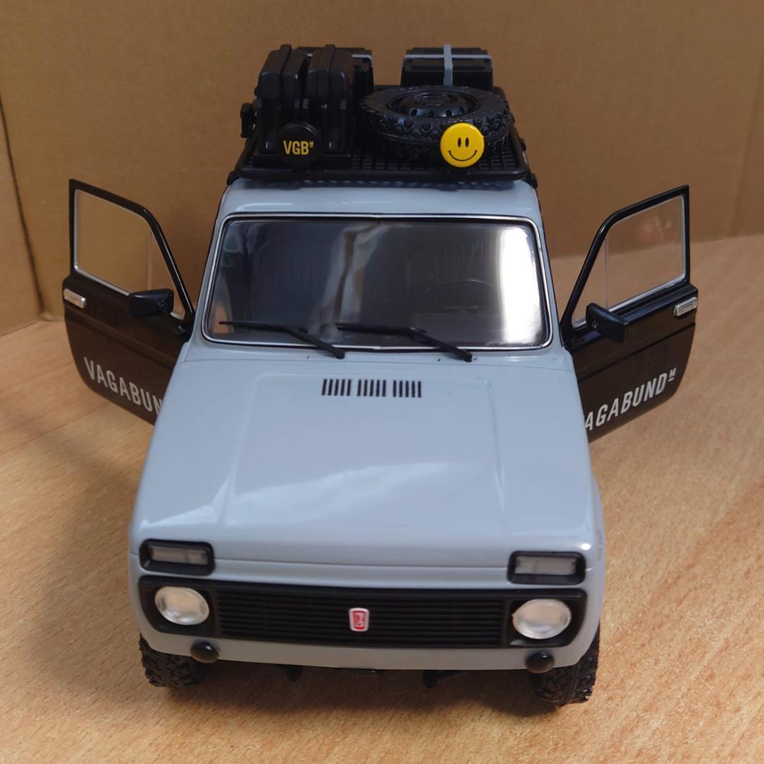 1/18 ラーダ ニーヴァ V LADA 1980 グレー ソリド製ダイキャスト