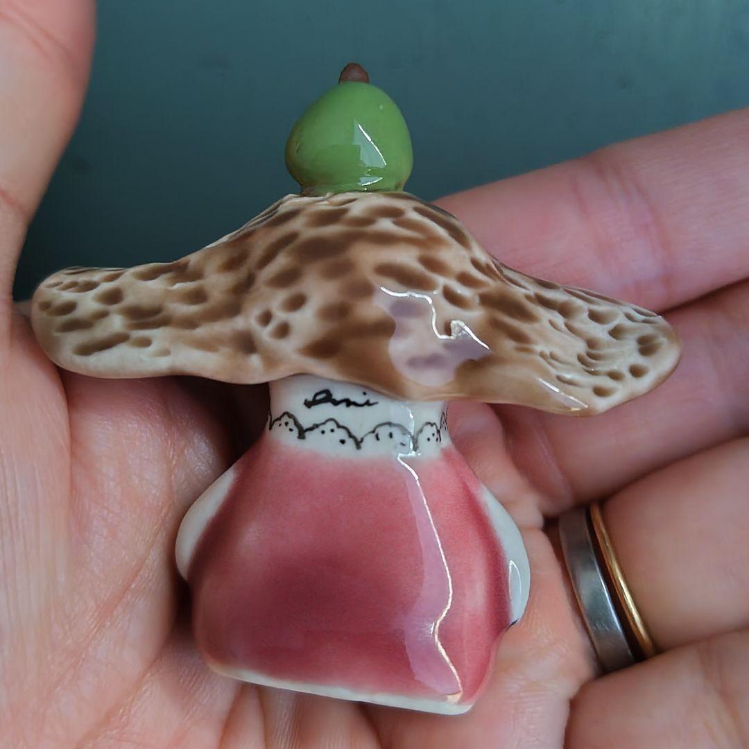 うえのえみ　陶人形　洋ナシ　ラフランス　女の子　置物