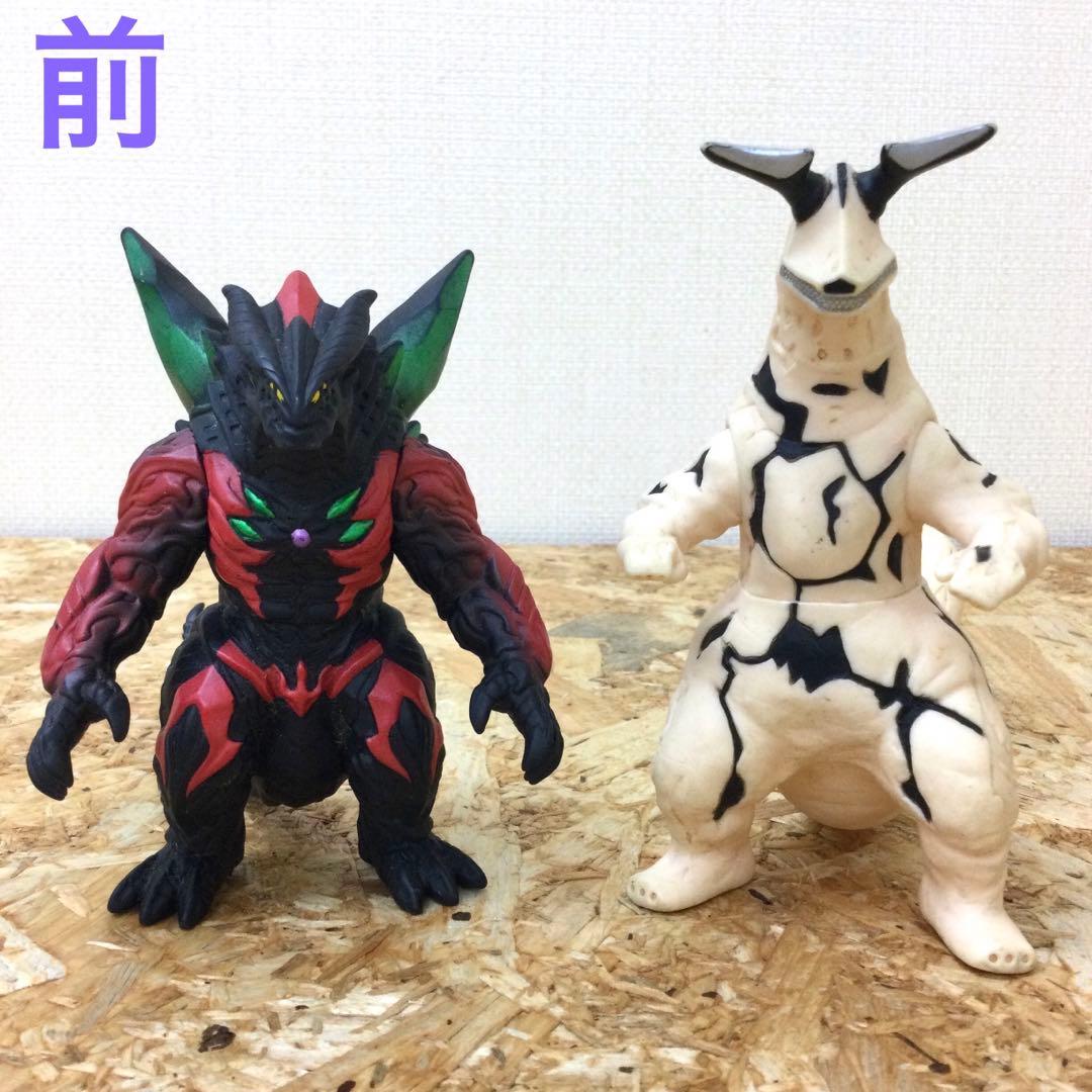 BANDAI ウルトラ怪獣　ソフビ人形　4体まとめセット　高さ12〜13cm