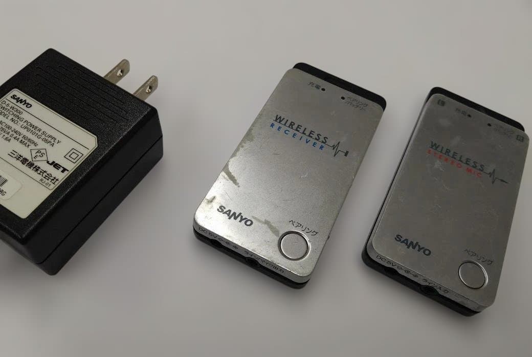 ジャンク扱　SANYO ワイヤレスマイク 純正充電器付き