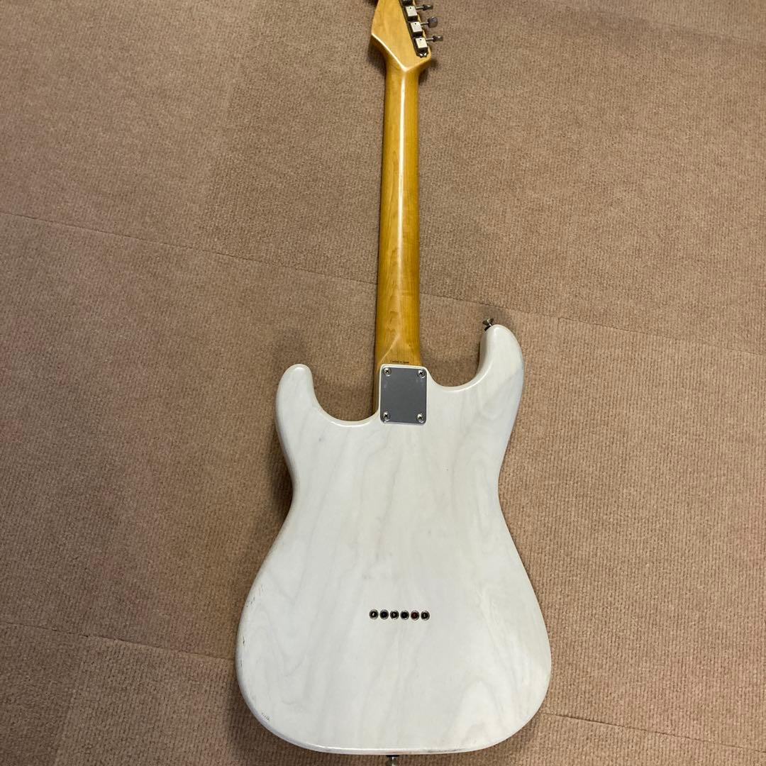 Stratocasterタイプ　ホワイト