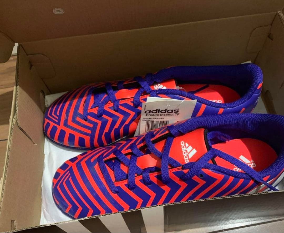 お値下げ中！アディダス プレデター インスティンクト TF J 23.5cm