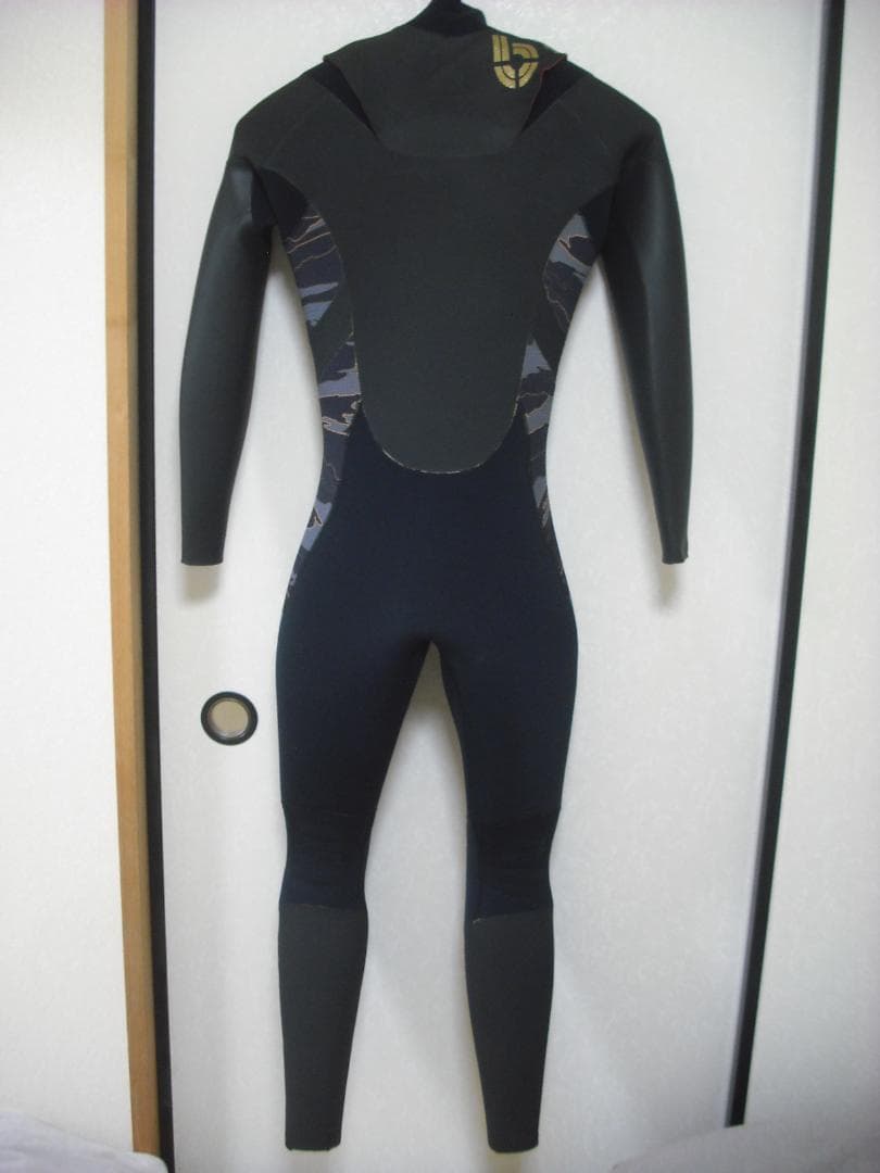 【使用感少なめ】セミドライ　ウエットスーツ　BREAKER OUT　ML相当